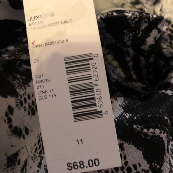 Fitted One Shoulder Dress - Picture 5 of 6